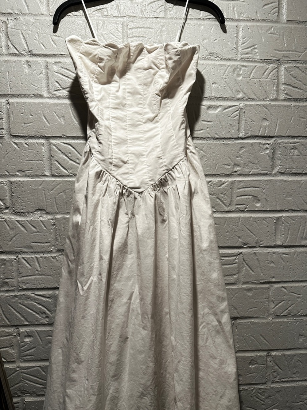 NEW BHLDN Strapless Magic Fabric Basque-Waist Midi Off-White Dress Size Small - Picture 3 of 14